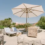 Pavi Life Style House With Private Pool 펜션 *